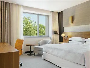 Hotel Four Points By Sheraton And Conference Center