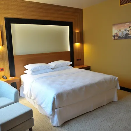 酒店 Four Points By Sheraton And Conference Center 4*