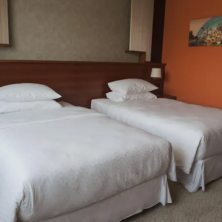 Four Points By Sheraton And Conference Center 4* ケチケメート