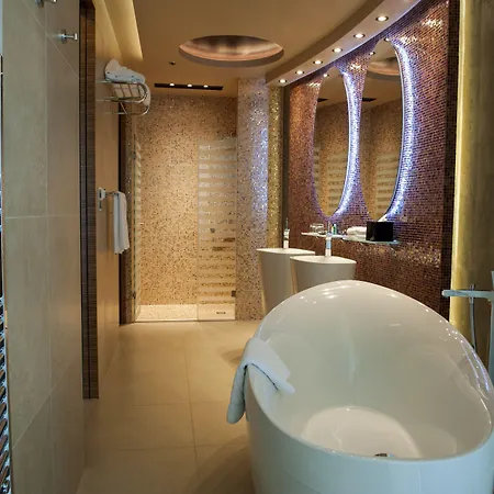 Four Points By Sheraton And Conference Center Hotel