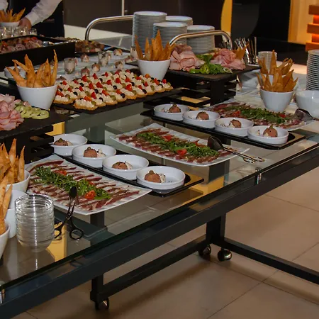 Four Points By Sheraton And Conference Center 4*