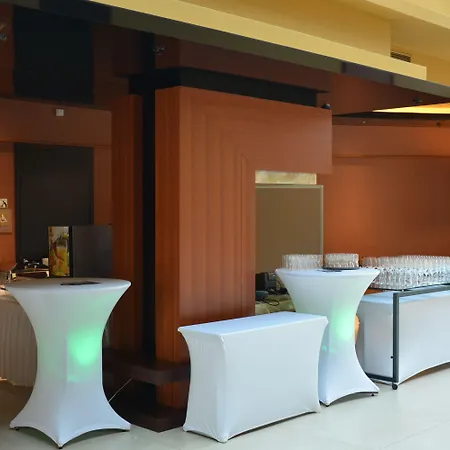 Four Points By Sheraton And Conference Center 酒店 4*