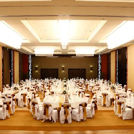 Four Points By Sheraton And Conference Center 4* ケチケメート