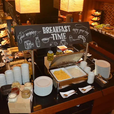 Four Points By Sheraton And Conference Center מלון 4*