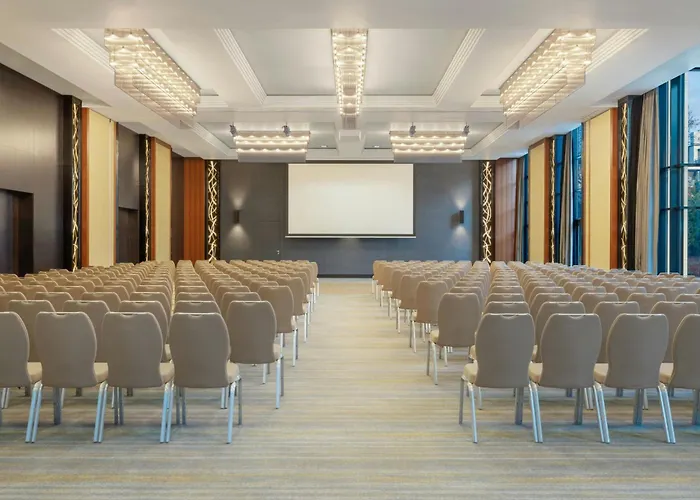 Szálloda Four Points By Sheraton And Conference Center 4*