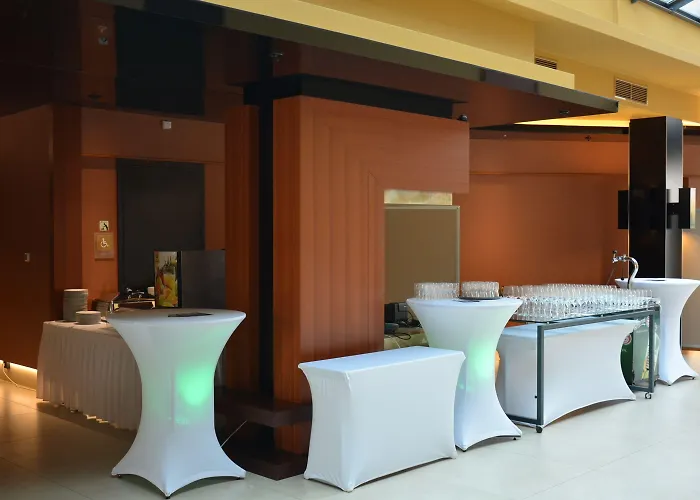 Four Points By Sheraton And Conference Center Szálloda 4*