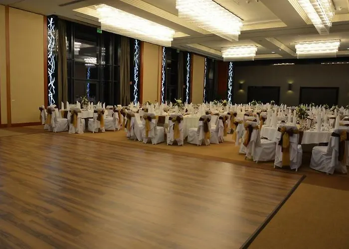 Four Points By Sheraton And Conference Center Szálloda 4*